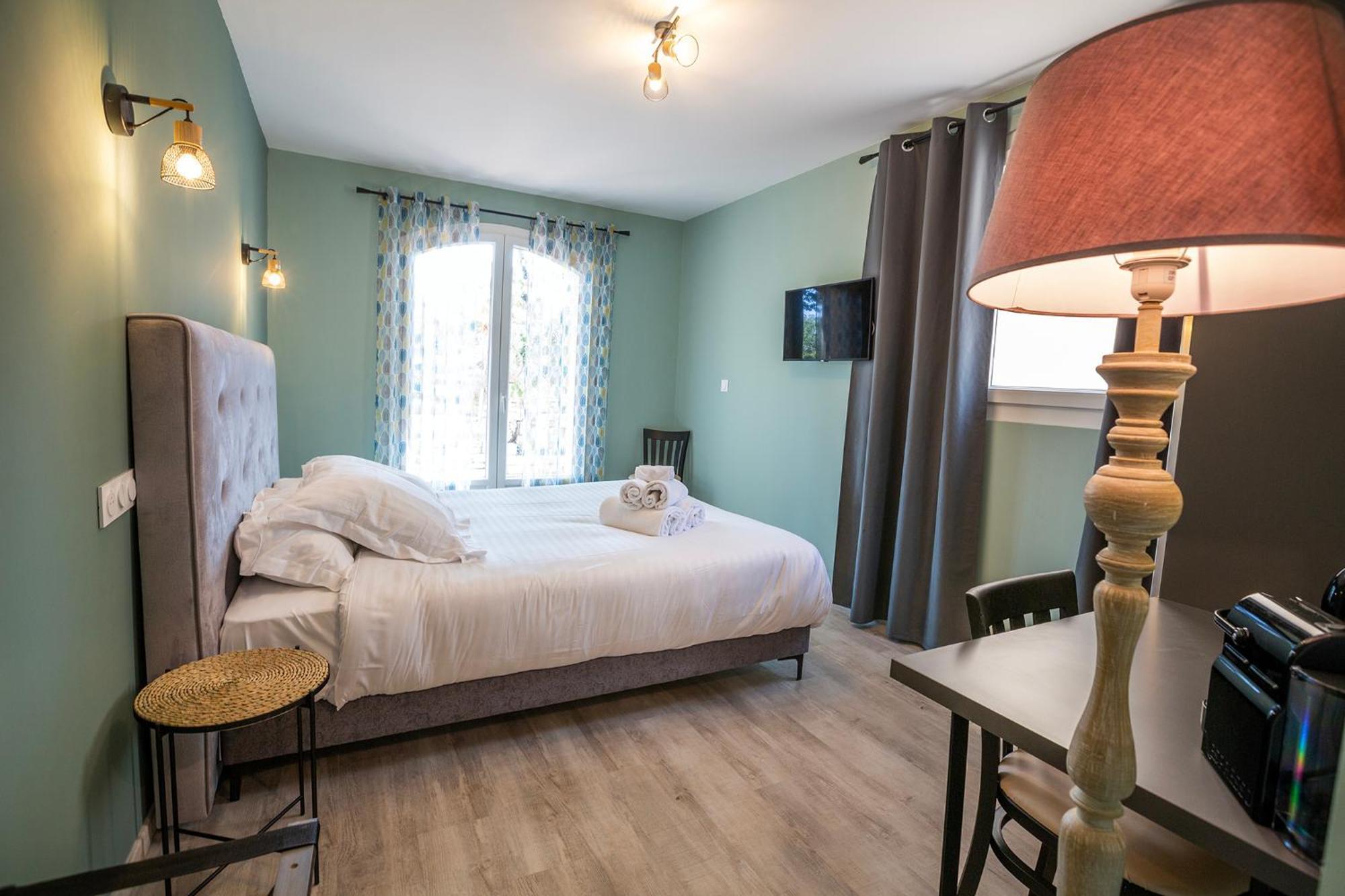 Domaine De La Mautanne Aparthotel Sainte-Tulle Buitenkant foto