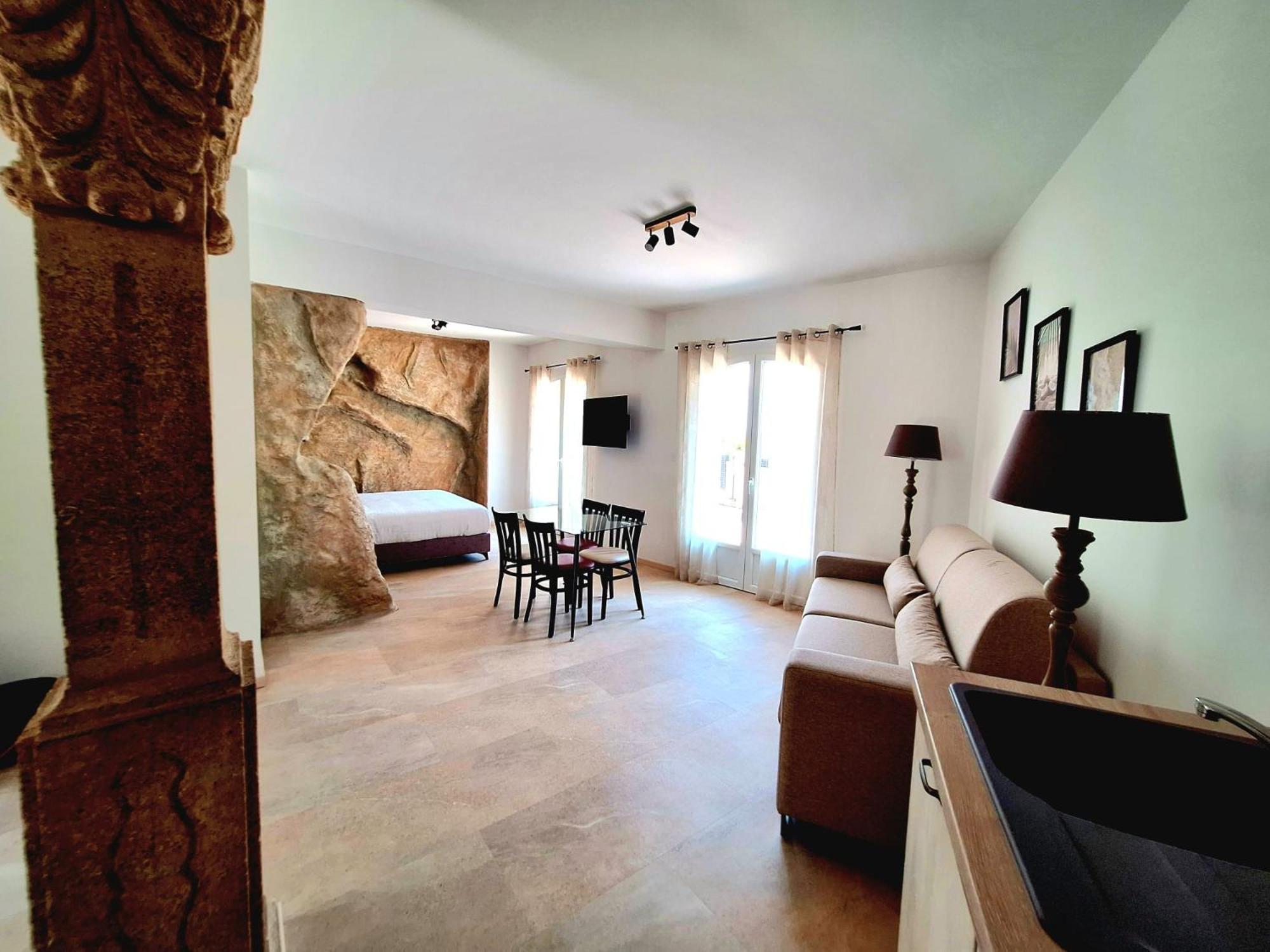 Domaine De La Mautanne Aparthotel Sainte-Tulle Buitenkant foto