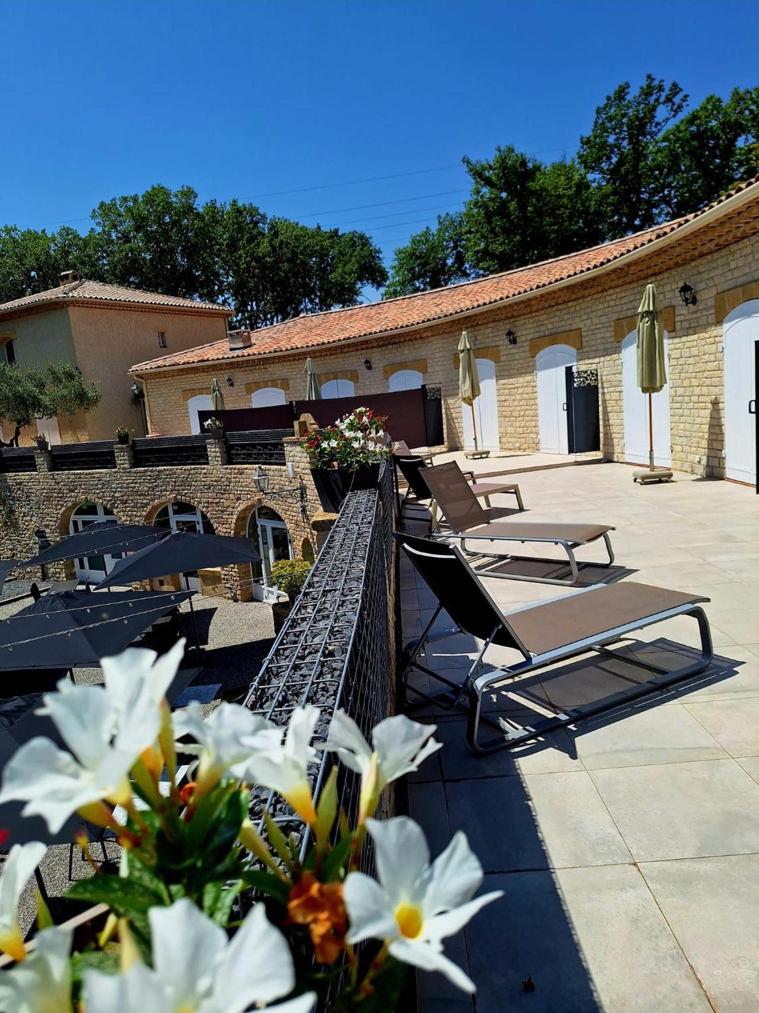 Domaine De La Mautanne Aparthotel Sainte-Tulle Buitenkant foto