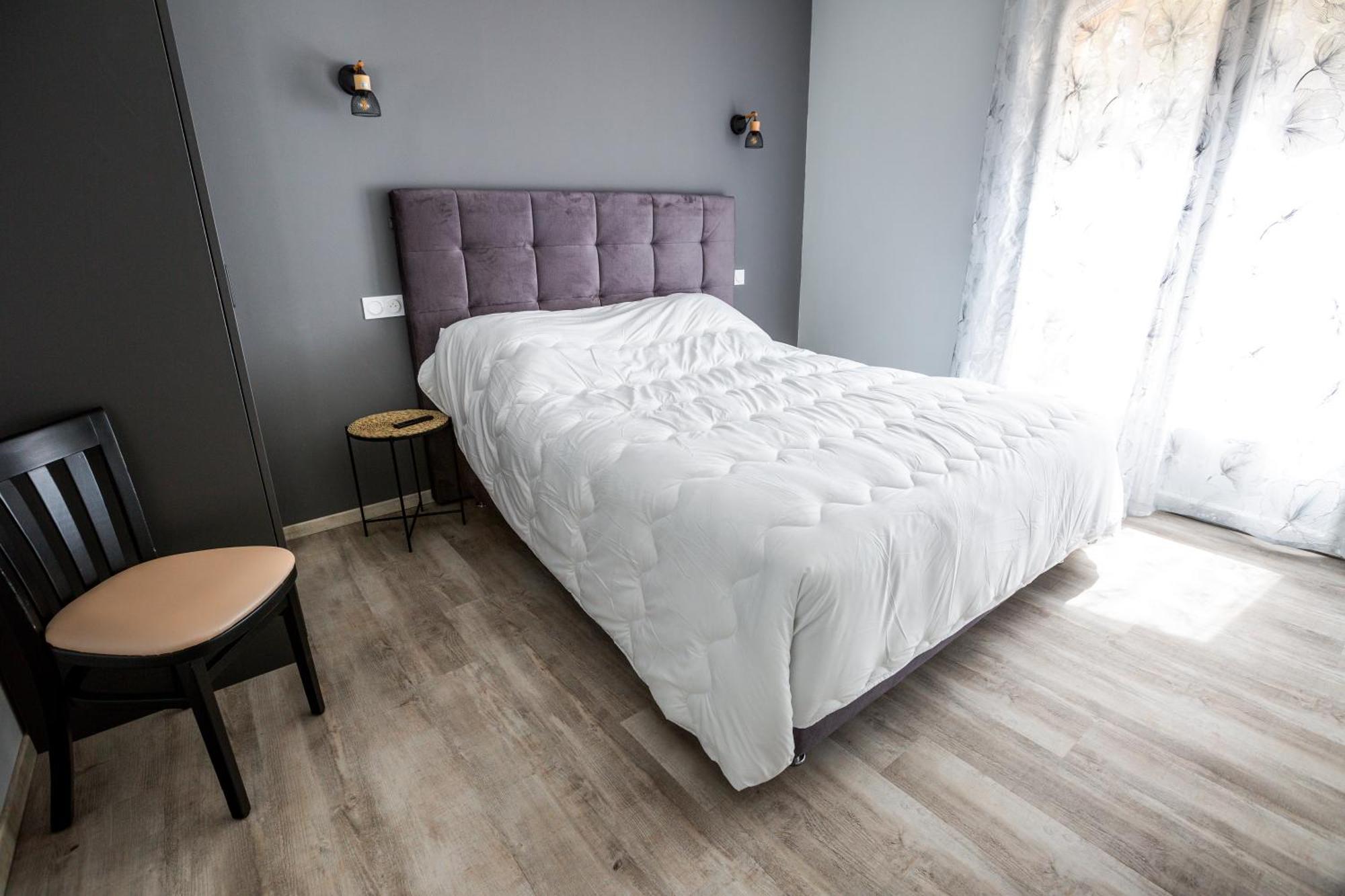 Domaine De La Mautanne Aparthotel Sainte-Tulle Buitenkant foto